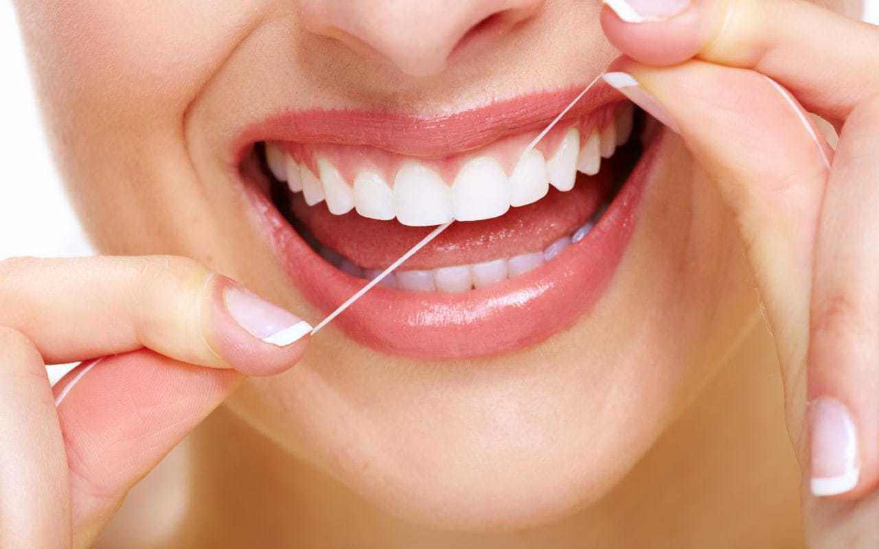 What Are The Secrets to Flossing Teeth in the Correct Way?